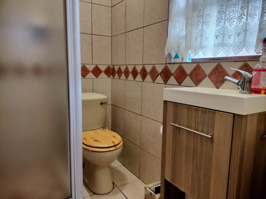 3 Bedroom Property for Sale in Deoville Park Western Cape